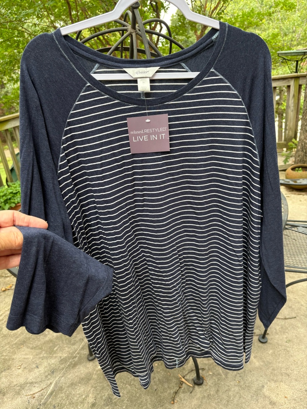 🇺🇸A Weekend Favorite! CJ Banks Navy & White Striped Raglan Shirt